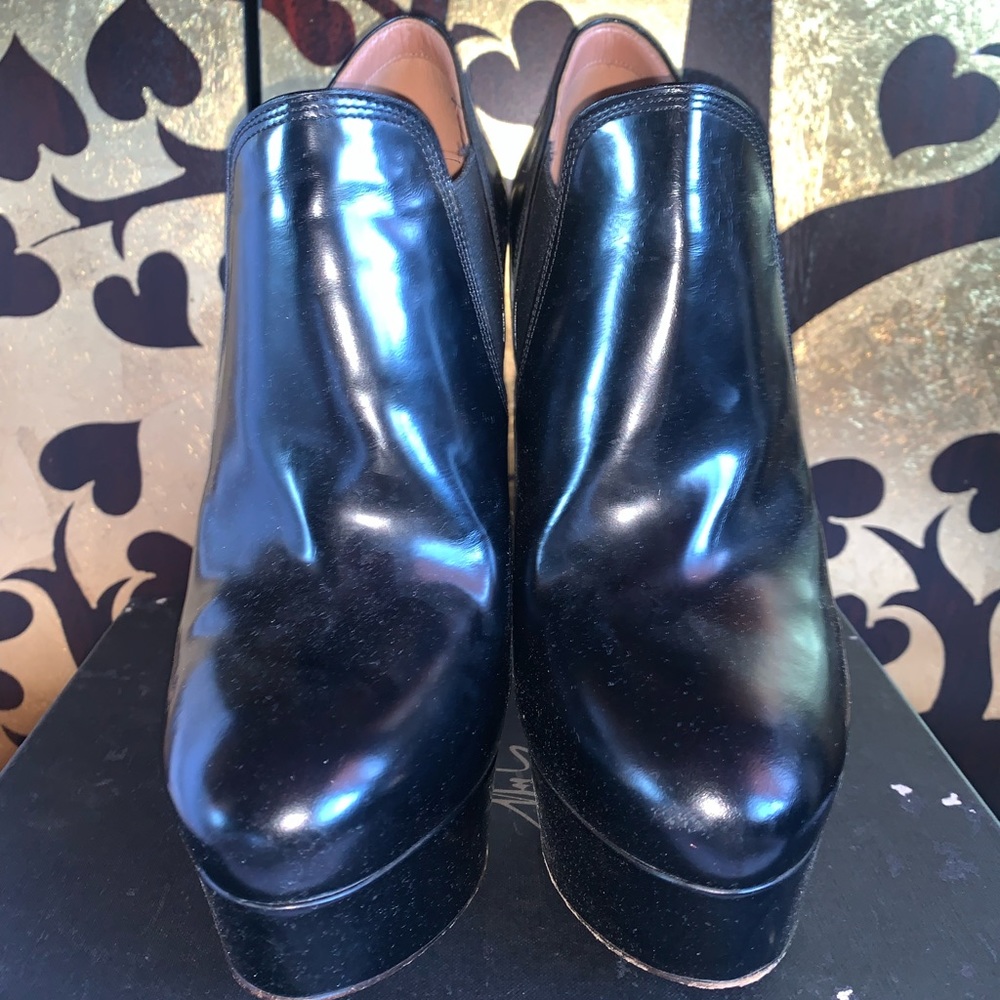 Alaia platforms